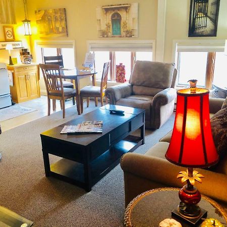 Galena Penthouse Overlooking Main Street With Free Off Street Parking Bagian luar foto