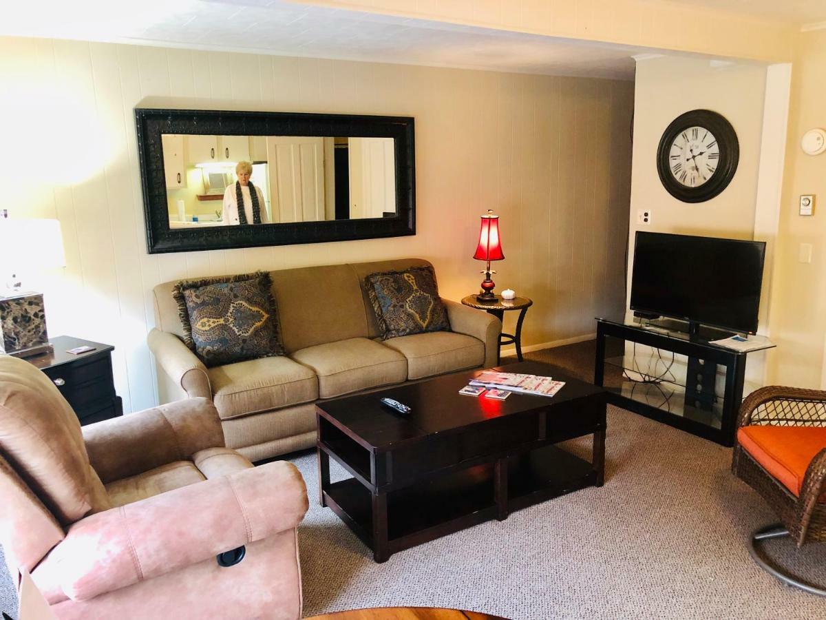 Galena Penthouse Overlooking Main Street With Free Off Street Parking Bagian luar foto