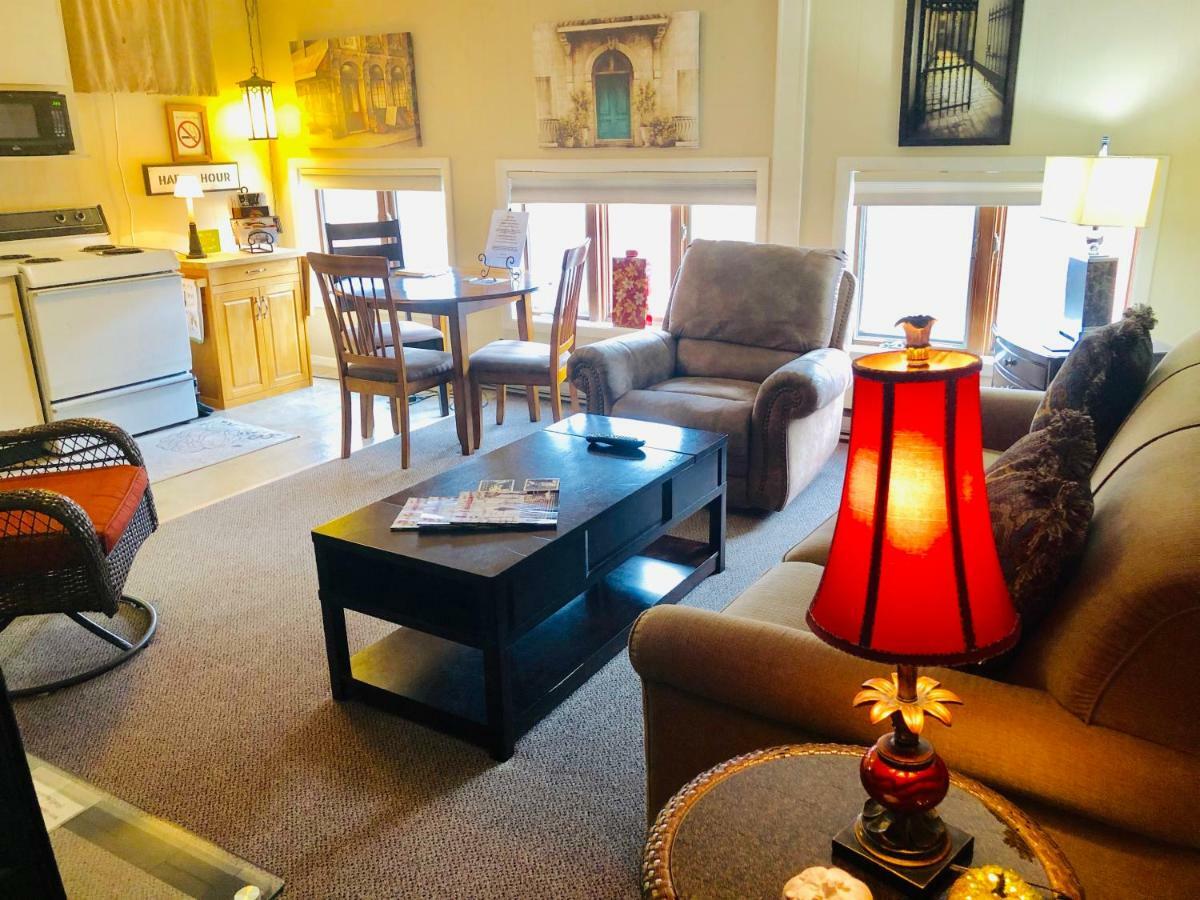 Galena Penthouse Overlooking Main Street With Free Off Street Parking Bagian luar foto