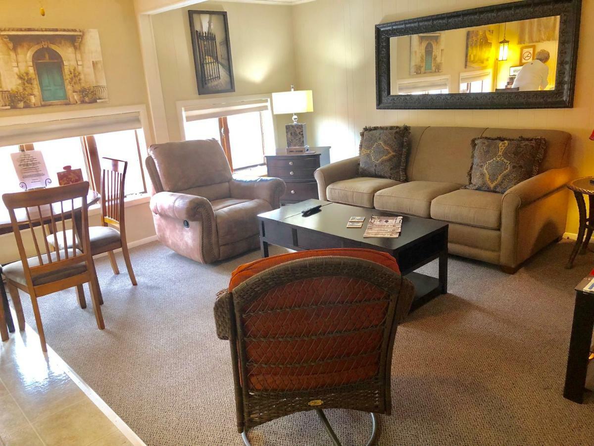 Galena Penthouse Overlooking Main Street With Free Off Street Parking Bagian luar foto