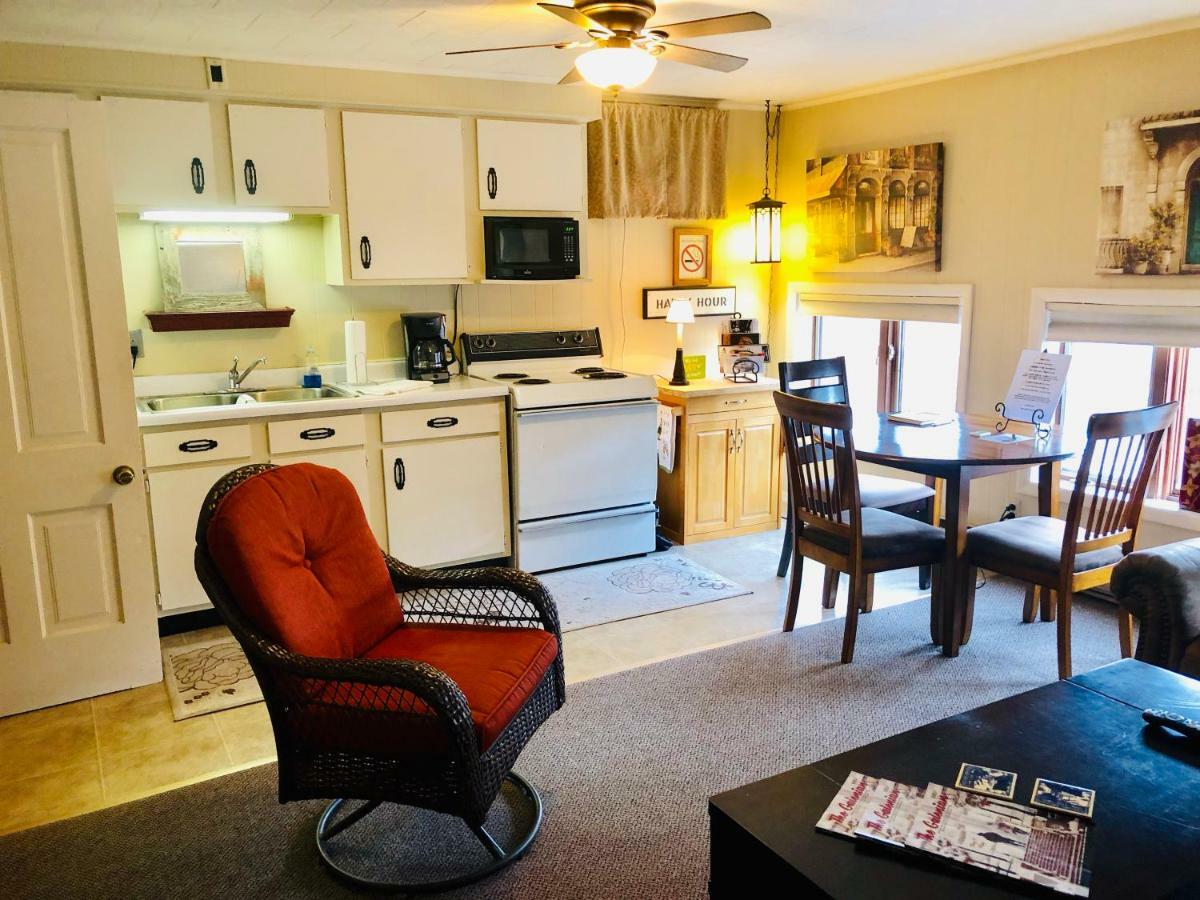 Galena Penthouse Overlooking Main Street With Free Off Street Parking Bagian luar foto